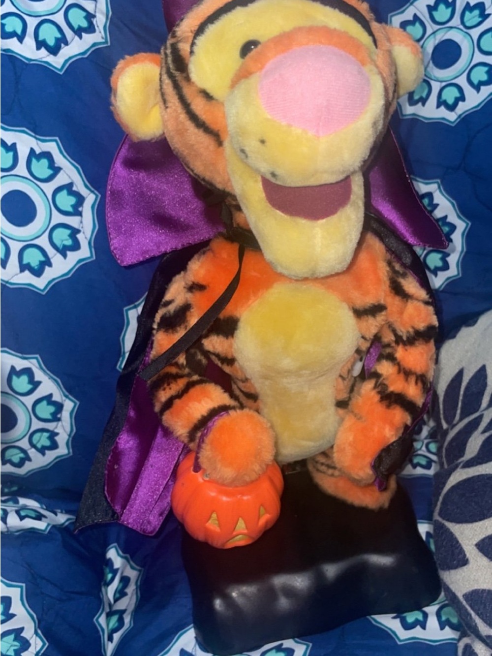Telco 1996 Disney Halloween Tigger Display Figure Winnie the Pooh